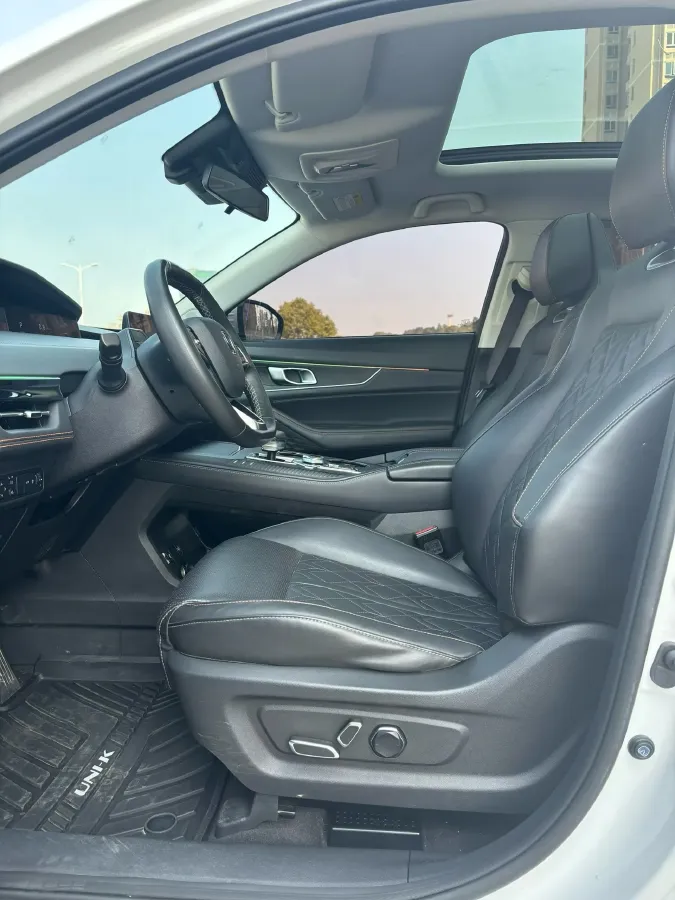 2021 ChangAn UNI-K 2.0T 233HP L4 8AT,autocango,china used car exporter,china ev exporter,chinese used car exporter,chinese used ev exporter