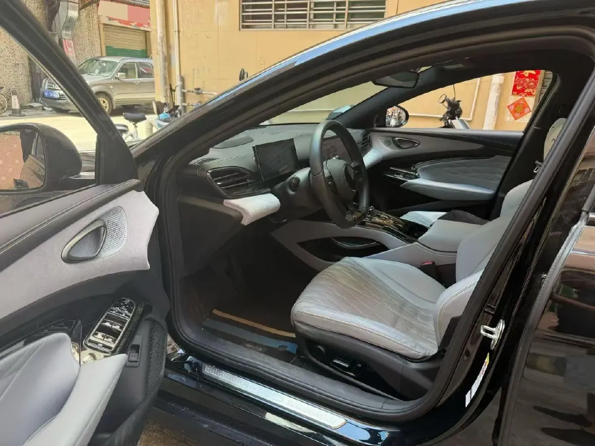 2022 AITO AITO M5 Range Extended 125HP REEV 40KWH,autocango,china used car exporter,china ev exporter,chinese used car exporter,chinese used ev exporter