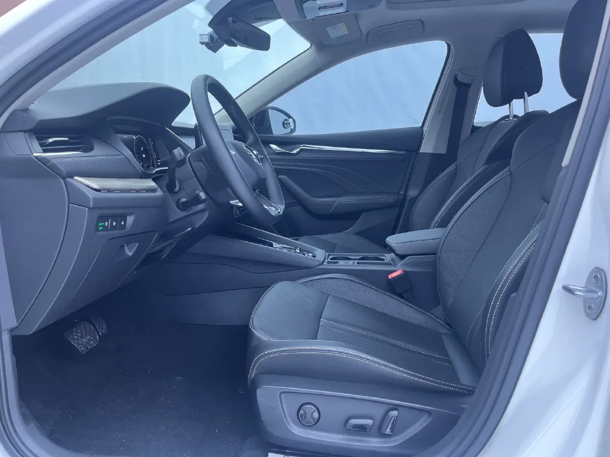 2021 Skoda Octavia 1.4T 150HP L4 7DCT,autocango,china used car exporter,china ev exporter,chinese used car exporter,chinese used ev exporter