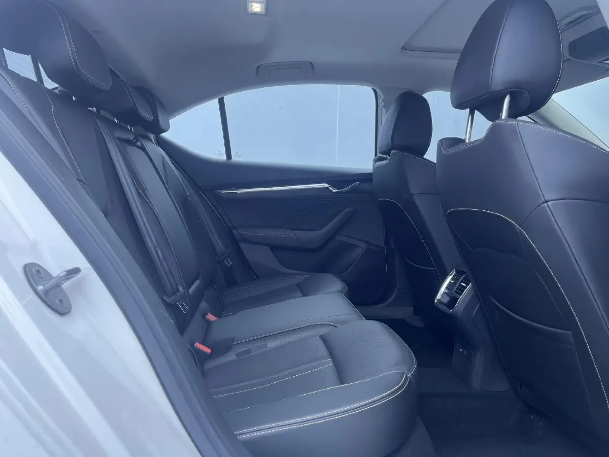 2021 Skoda Octavia 1.4T 150HP L4 7DCT,autocango,china used car exporter,china ev exporter,chinese used car exporter,chinese used ev exporter