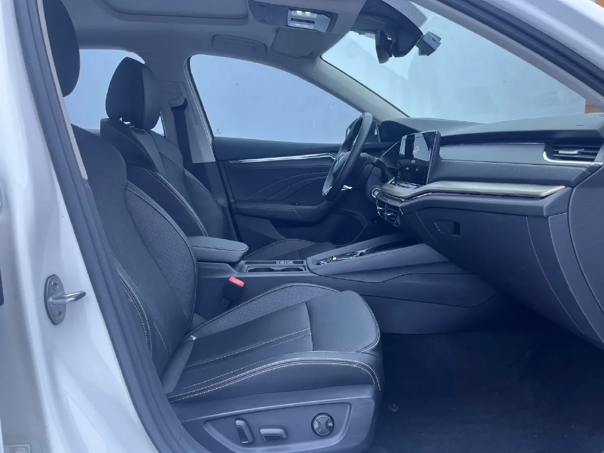 2021 Skoda Octavia 1.4T 150HP L4 7DCT,autocango,china used car exporter,china ev exporter,chinese used car exporter,chinese used ev exporter