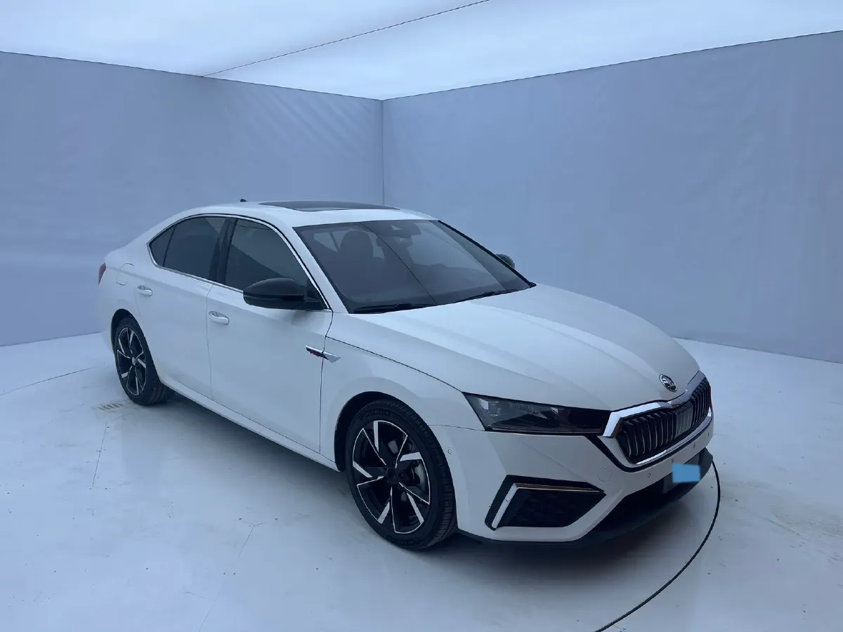 2021 Skoda Octavia 1.4T 150HP L4 7DCT,autocango,china used car exporter,china ev exporter,chinese used car exporter,chinese used ev exporter
