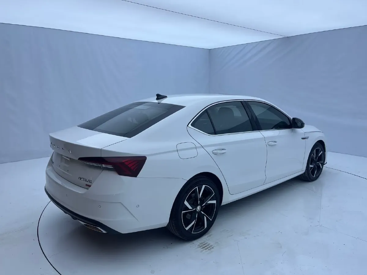 2021 Skoda Octavia 1.4T 150HP L4 7DCT,autocango,china used car exporter,china ev exporter,chinese used car exporter,chinese used ev exporter