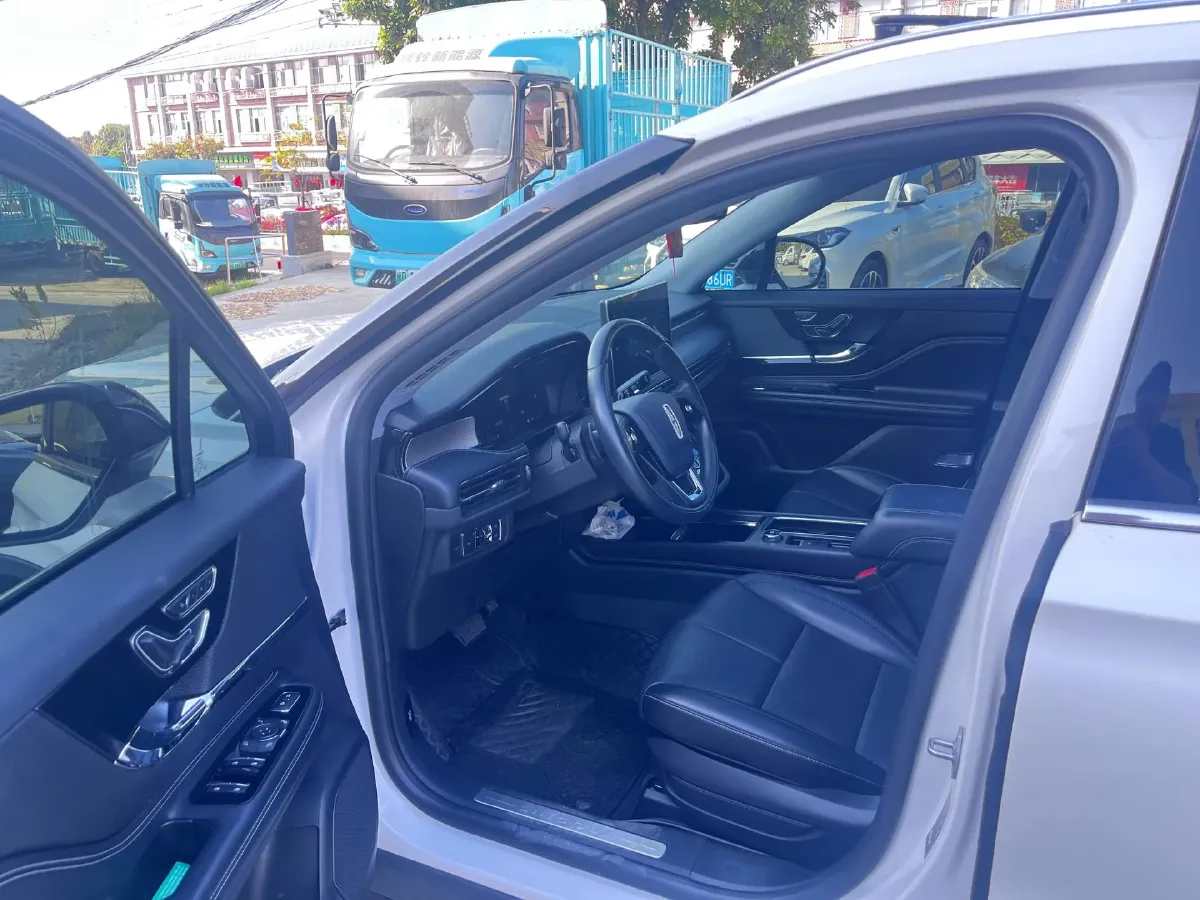 2022 Lincoln Corsair 2.0T 245HP L4 8AT,autocango,china used car exporter,china ev exporter,chinese used car exporter,chinese used ev exporter