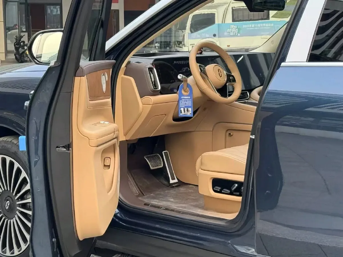 2025 AITO AITO M9 REEV 160HP REEV 52KWH,autocango,china used car exporter,china ev exporter,chinese used car exporter,chinese used ev exporter