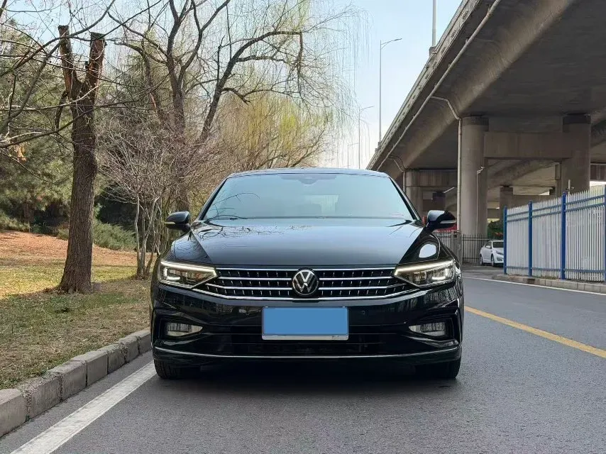 2023 Volkswagen Magotan 2.0T 186HP L4 7DCT,autocango,china used car exporter,china ev exporter,chinese used car exporter,chinese used ev exporter