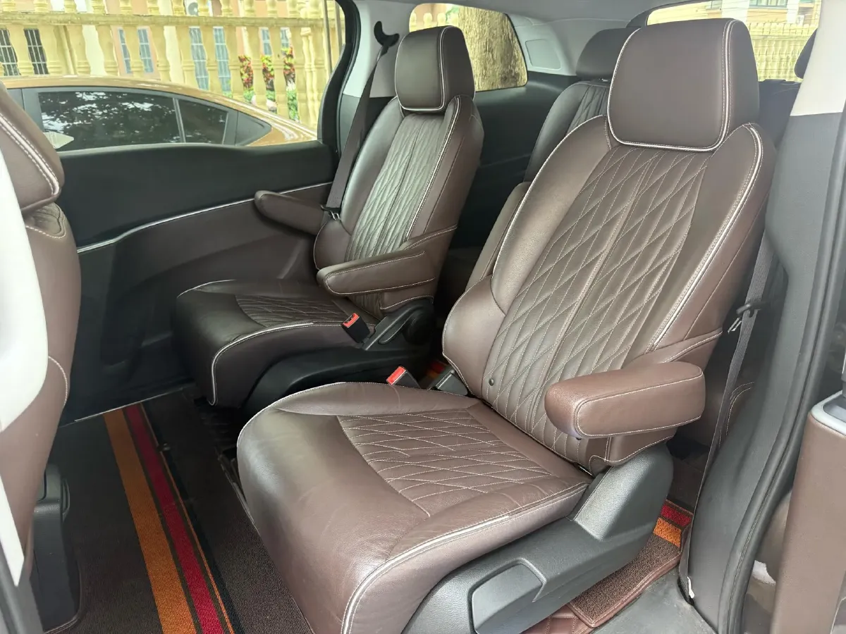 2021 Buick GL8 2.0T 237HP L4 9AT,autocango,china used car exporter,china ev exporter,chinese used car exporter,chinese used ev exporter