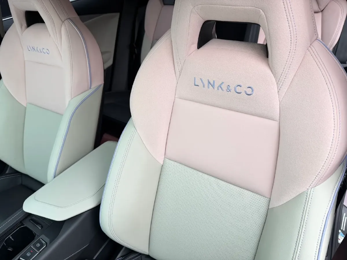 2022 Ruichi Auto EC71 BEV 50.232KWH,autocango,china used car exporter,china ev exporter,chinese used car exporter,chinese used ev exporter