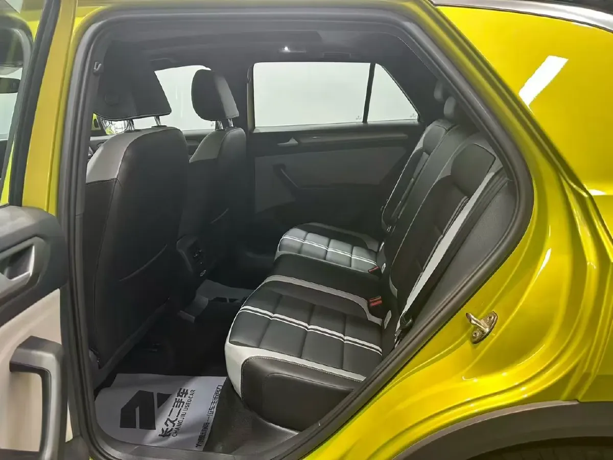 2023 Volkswagen T-Roc 1.5T 160HP L4 7DCT,autocango,china used car exporter,china ev exporter,chinese used car exporter,chinese used ev exporter
