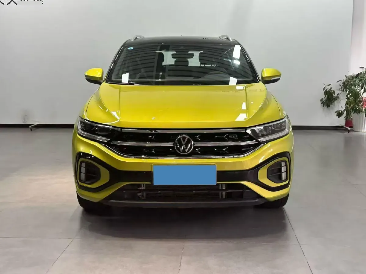 2023 Volkswagen T-Roc 1.5T 160HP L4 7DCT,autocango,china used car exporter,china ev exporter,chinese used car exporter,chinese used ev exporter
