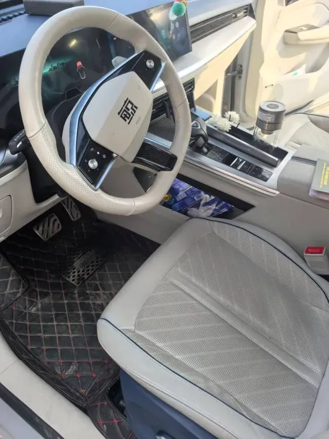 2022 Roewe Whale 2.0T 231HP L4 8AT,autocango,china used car exporter,china ev exporter,chinese used car exporter,chinese used ev exporter