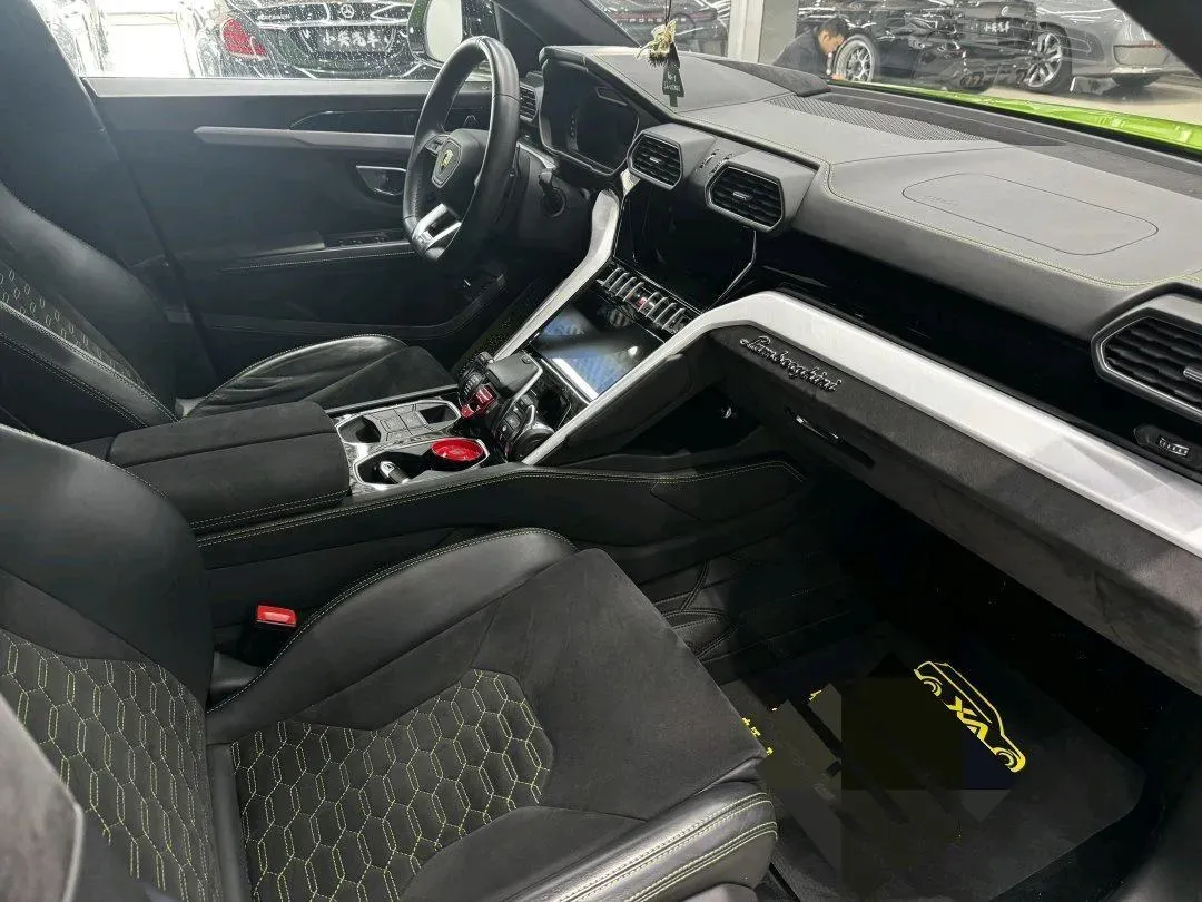 2021 Lamborghini Urus 4.0T 641HP V8 8AT,autocango,china used car exporter,china ev exporter,chinese used car exporter,chinese used ev exporter