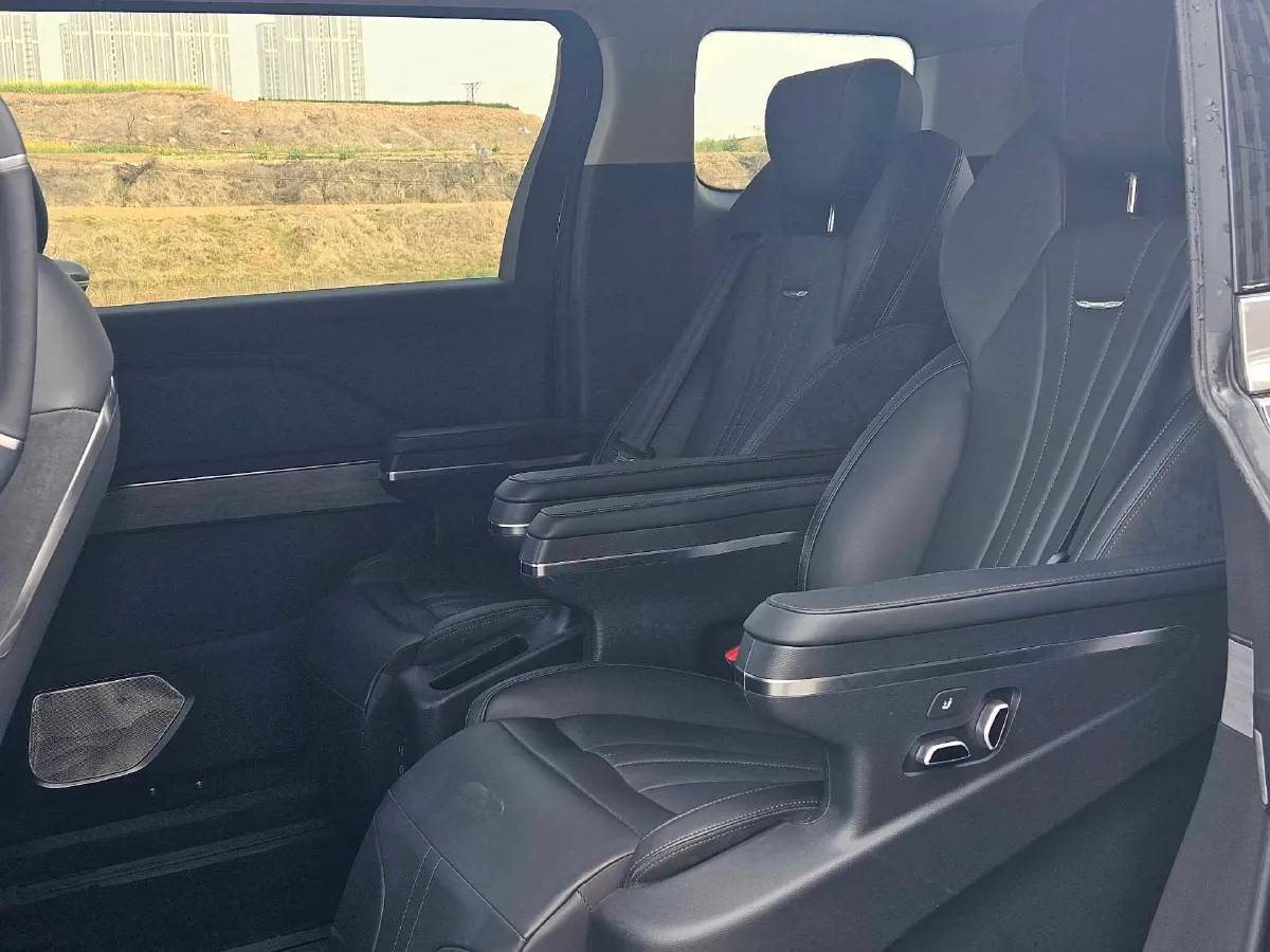 2024 HongQi HQ9 2.0T 163HP L4 1DHT PHEV 20.14KWH,autocango,china used car exporter,china ev exporter,chinese used car exporter,chinese used ev exporter