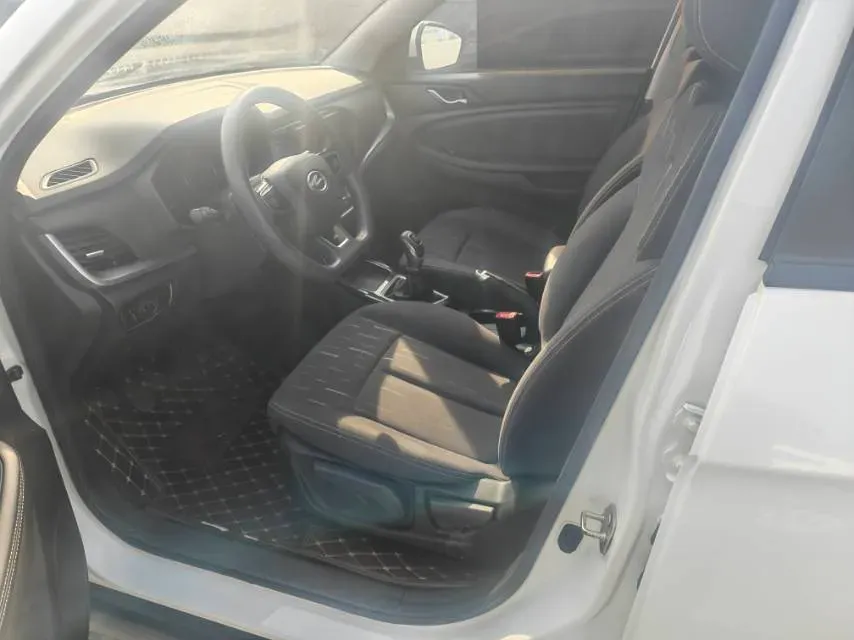 2017 Landwind X2 1.6L 125HP L4 5MT,autocango,china used car exporter,china ev exporter,chinese used car exporter,chinese used ev exporter