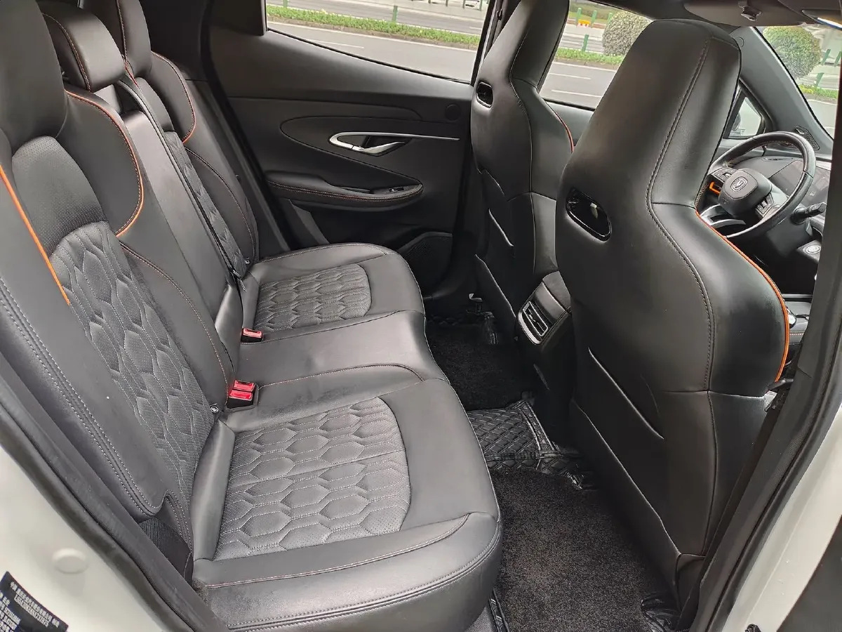 2022 ChangAn UNI-T 1.5T 188HP L4 7DCT,autocango,china used car exporter,china ev exporter,chinese used car exporter,chinese used ev exporter