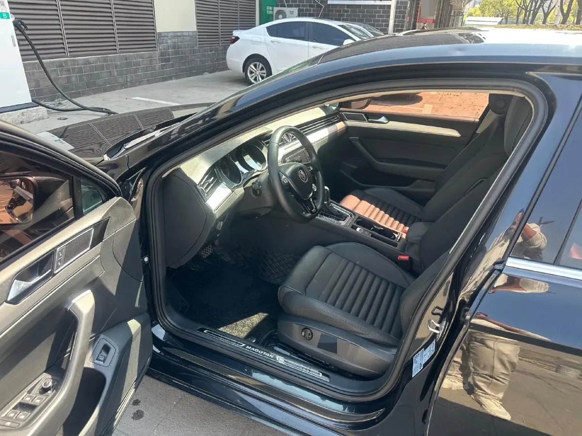 2018 Volkswagen Magotan 1.8T 180HP L4 7DCT,autocango,china used car exporter,china ev exporter,chinese used car exporter,chinese used ev exporter