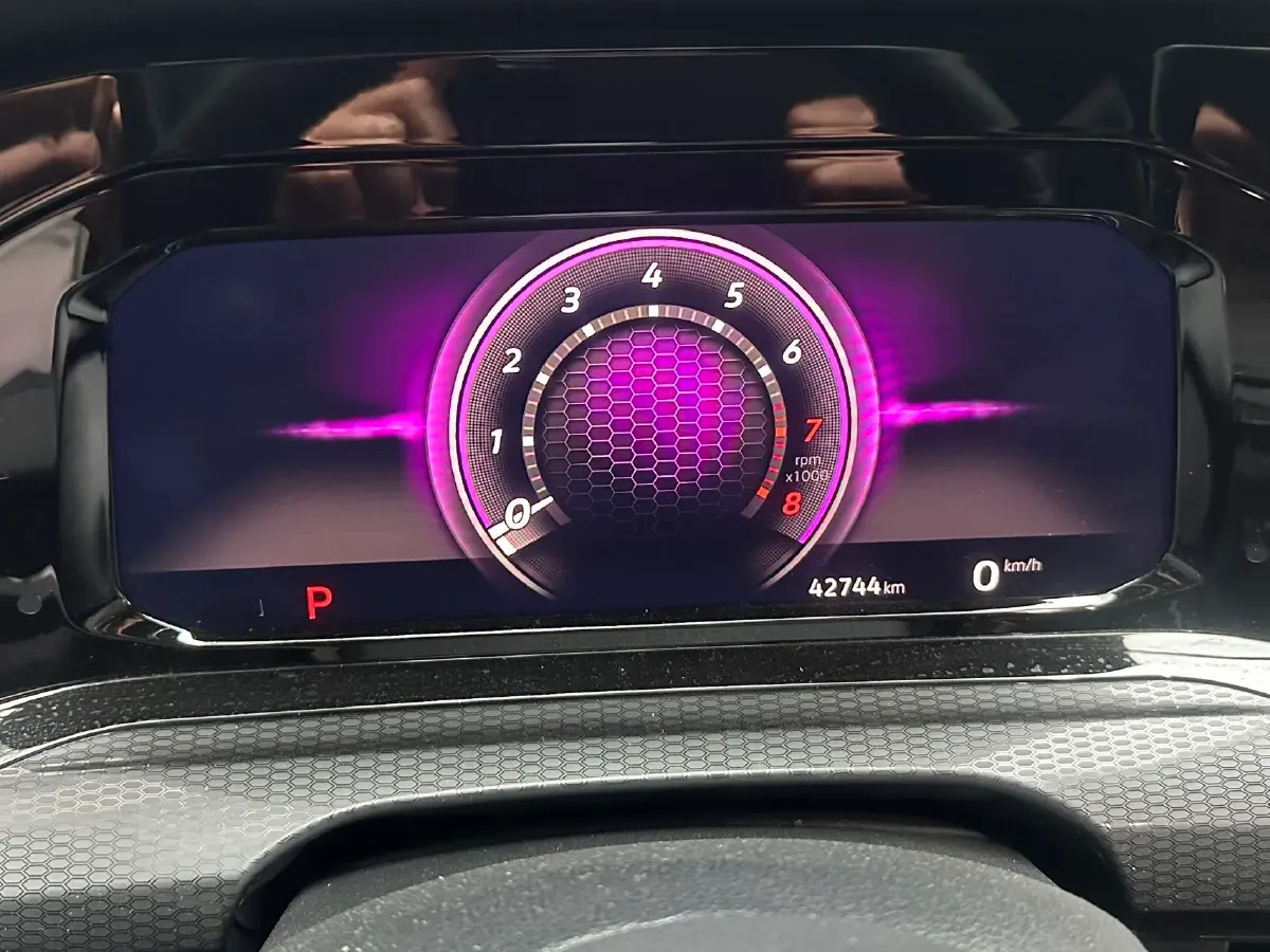 2023 Volkswagen GolfGTI 2.0T 220HP L4 7DCT,autocango,china used car exporter,china ev exporter,chinese used car exporter,chinese used ev exporter