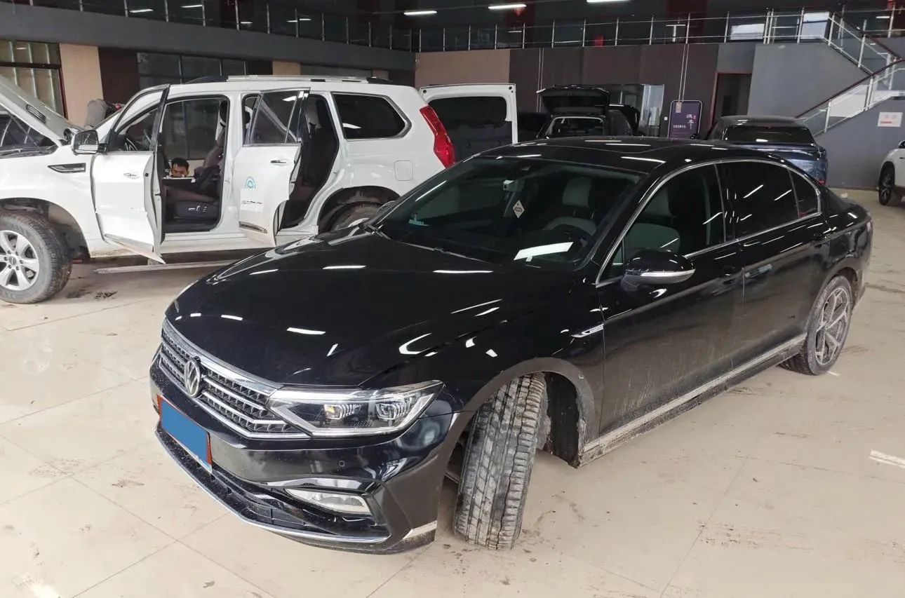 2024 Volkswagen Magotan 2.0T 186HP L4 7DCT,autocango,china used car exporter,china ev exporter,chinese used car exporter,chinese used ev exporter