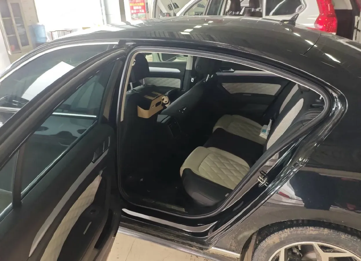 2024 Volkswagen Magotan 2.0T 186HP L4 7DCT,autocango,china used car exporter,china ev exporter,chinese used car exporter,chinese used ev exporter