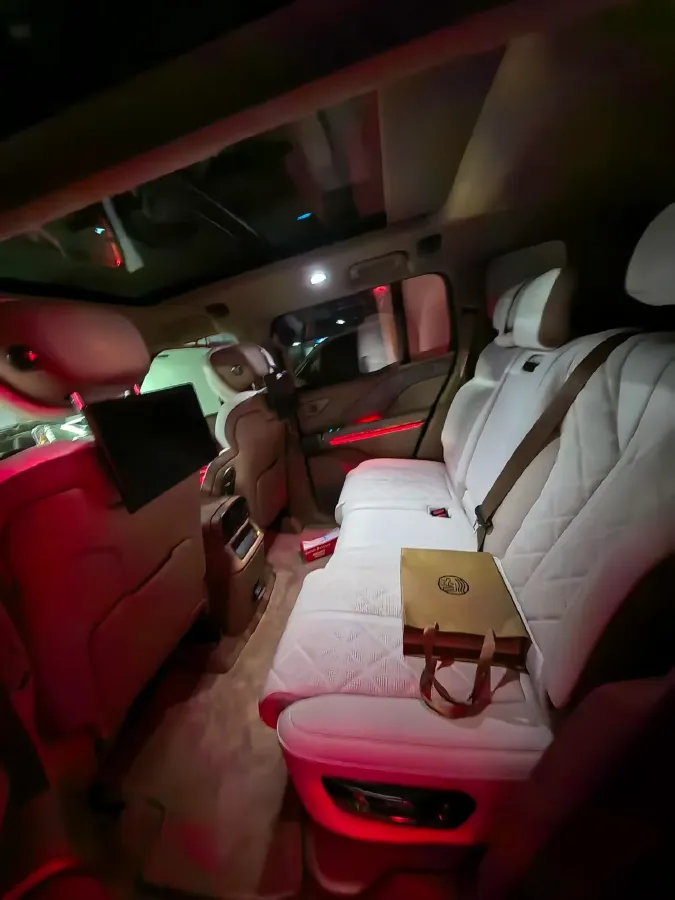 2023 YangWang U8 2.0T 272HP L4 REEV 49.05KWH,autocango,china used car exporter,china ev exporter,chinese used car exporter,chinese used ev exporter