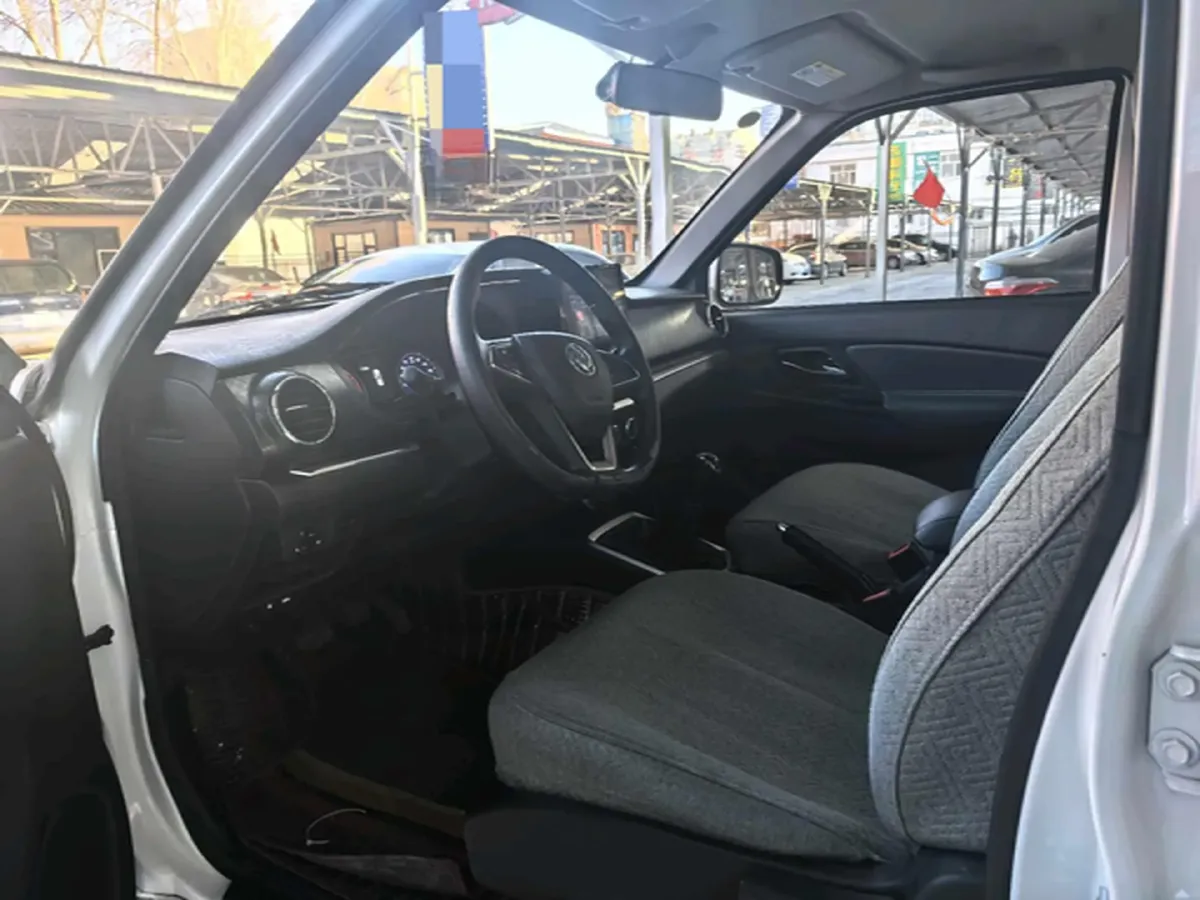 2023 Dongfeng RuiQi 2.4L 158HP L4 5MT,autocango,china used car exporter,china ev exporter,chinese used car exporter,chinese used ev exporter