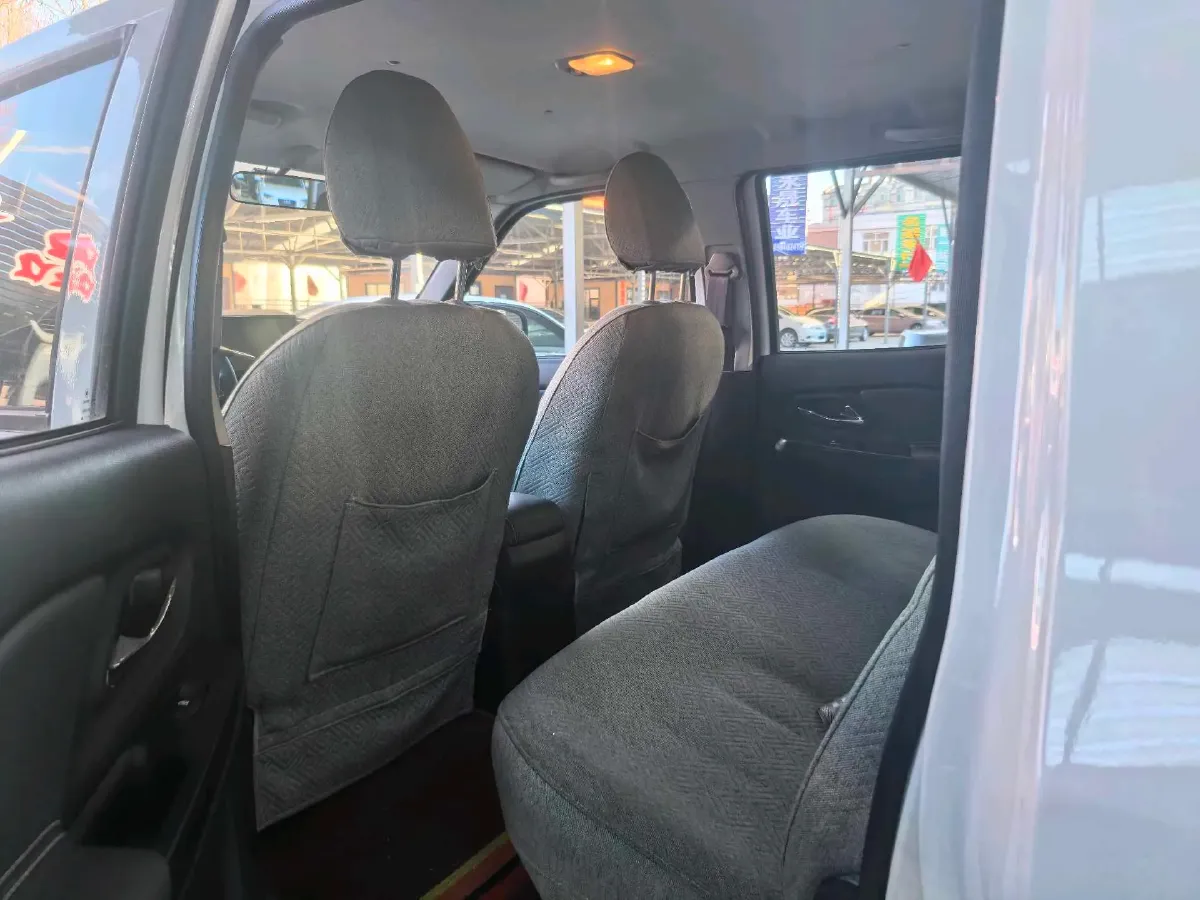 2023 Dongfeng RuiQi 2.4L 158HP L4 5MT,autocango,china used car exporter,china ev exporter,chinese used car exporter,chinese used ev exporter