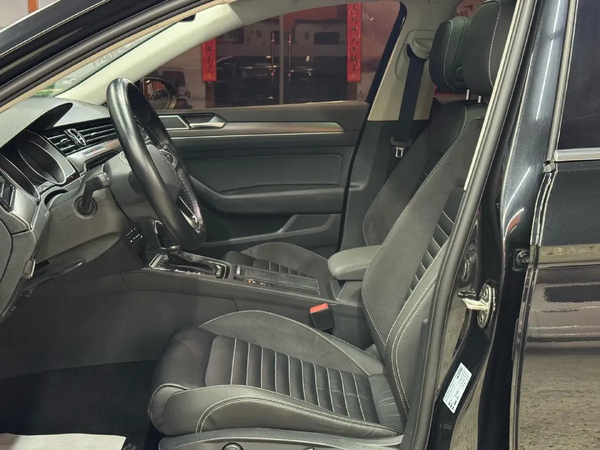 2020 Volkswagen Magotan 2.0T 186HP L4 7DCT,autocango,china used car exporter,china ev exporter,chinese used car exporter,chinese used ev exporter