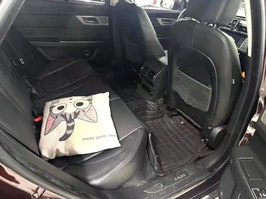 2018 Jaguar XFL 2.0T 200HP L4 8AT,autocango,china used car exporter,china ev exporter,chinese used car exporter,chinese used ev exporter