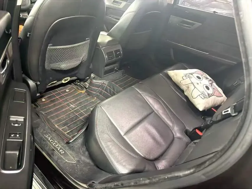 2018 Jaguar XFL 2.0T 200HP L4 8AT,autocango,china used car exporter,china ev exporter,chinese used car exporter,chinese used ev exporter