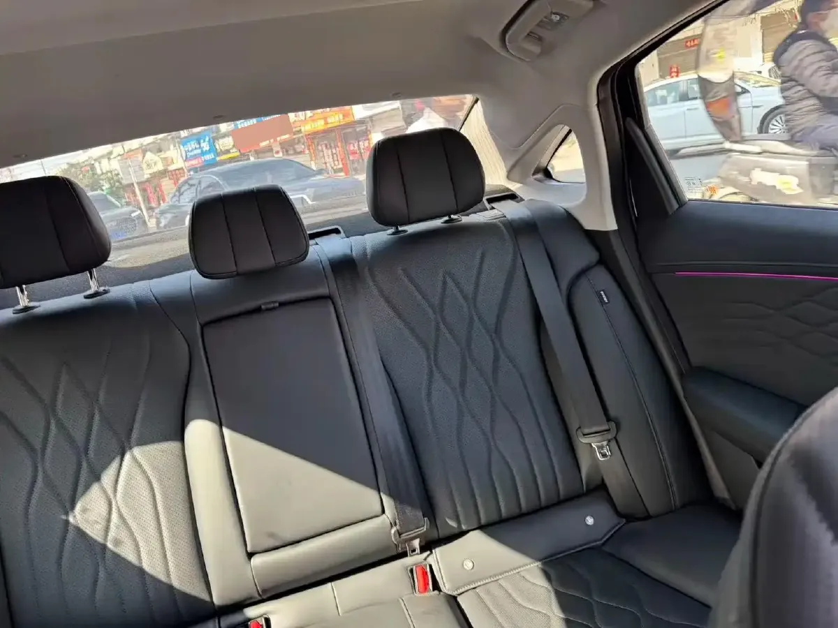 2025 Chery Arrizo 8 Pro 2.0T 254HP L4 7DCT,autocango,china used car exporter,china ev exporter,chinese used car exporter,chinese used ev exporter