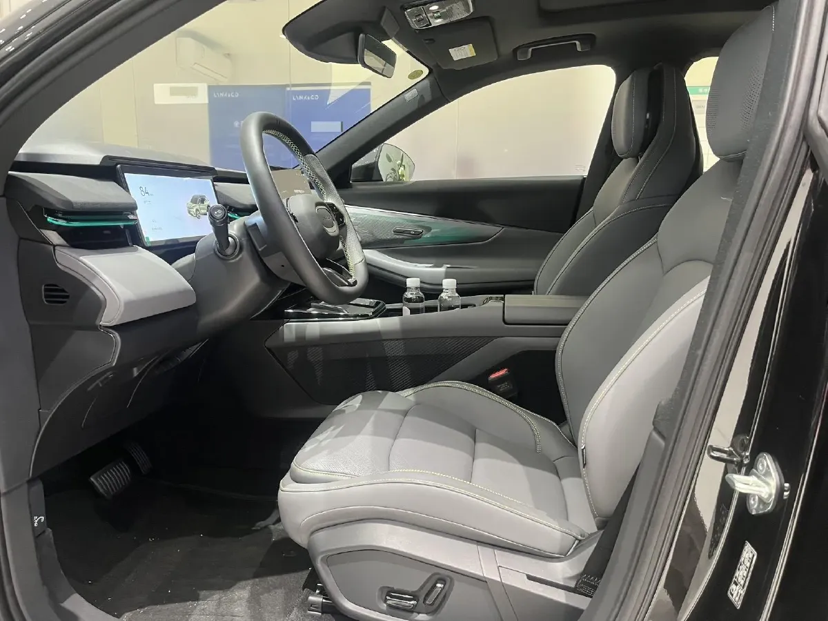 2025 LYNK&CO 08 EM-P 1.5T 163HP L4 3DHT PHEV 21.2KWH,autocango,china used car exporter,china ev exporter,chinese used car exporter,chinese used ev exporter