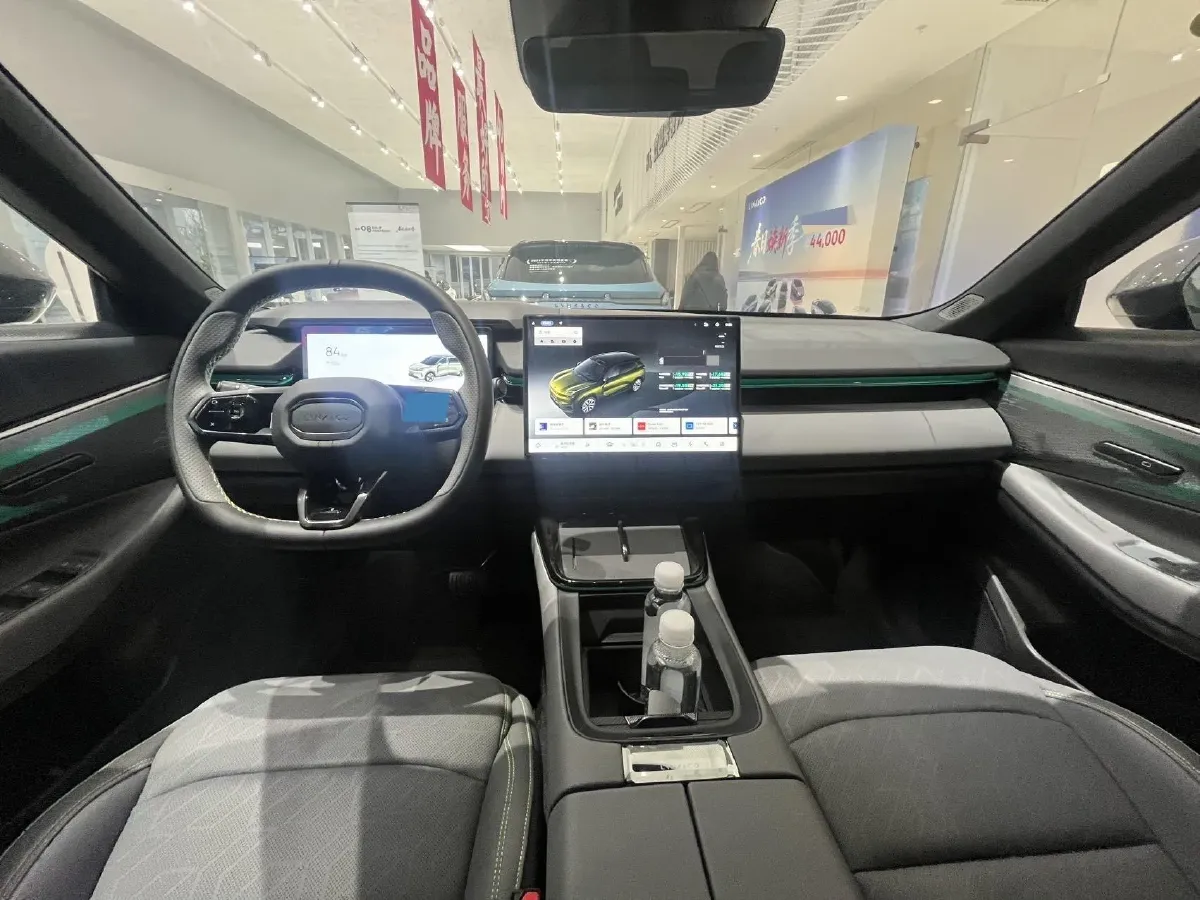 2025 LYNK&CO 08 EM-P 1.5T 163HP L4 3DHT PHEV 21.2KWH,autocango,china used car exporter,china ev exporter,chinese used car exporter,chinese used ev exporter