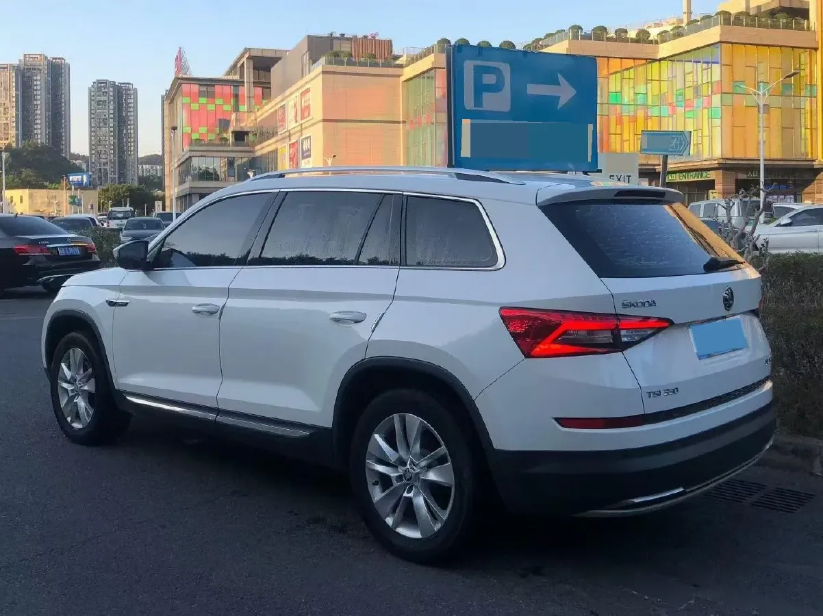 2017 Skoda Kodiak 1.8T 180HP L4 7DCT,autocango,china used car exporter,china ev exporter,chinese used car exporter,chinese used ev exporter