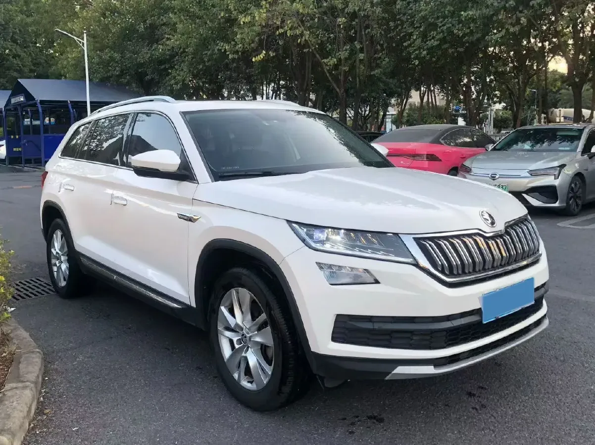 2017 Skoda Kodiak 1.8T 180HP L4 7DCT,autocango,china used car exporter,china ev exporter,chinese used car exporter,chinese used ev exporter