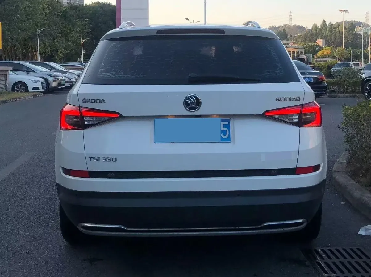 2017 Skoda Kodiak 1.8T 180HP L4 7DCT,autocango,china used car exporter,china ev exporter,chinese used car exporter,chinese used ev exporter