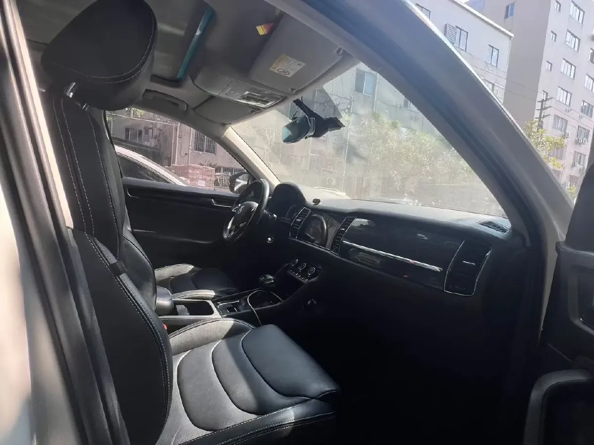 2017 Skoda Kodiak 1.8T 180HP L4 7DCT,autocango,china used car exporter,china ev exporter,chinese used car exporter,chinese used ev exporter