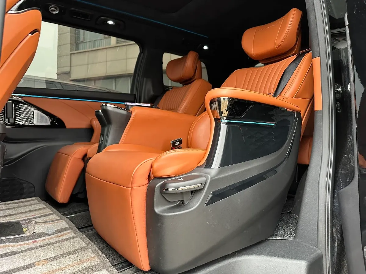 2025 GAC Trumpchi M8 2.0T 190HP L4 2DHT Hybrid,autocango,china used car exporter,china ev exporter,chinese used car exporter,chinese used ev exporter