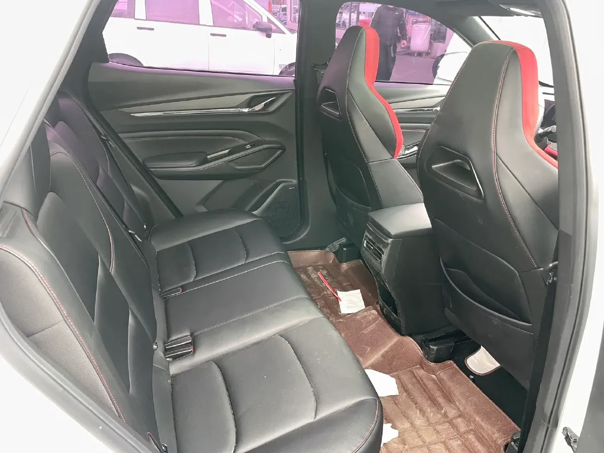 2025 ChangAn X5 PLUS 1.5T 188HP L4 7DCT,autocango,china used car exporter,china ev exporter,chinese used car exporter,chinese used ev exporter