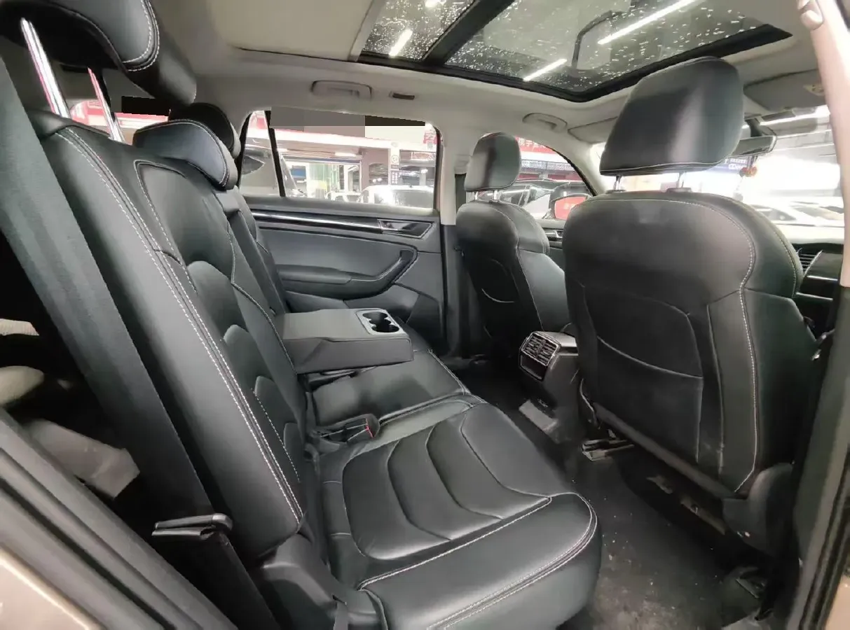 2018 Skoda Kodiak 2.0T 186HP L4 7DCT,autocango,china used car exporter,china ev exporter,chinese used car exporter,chinese used ev exporter