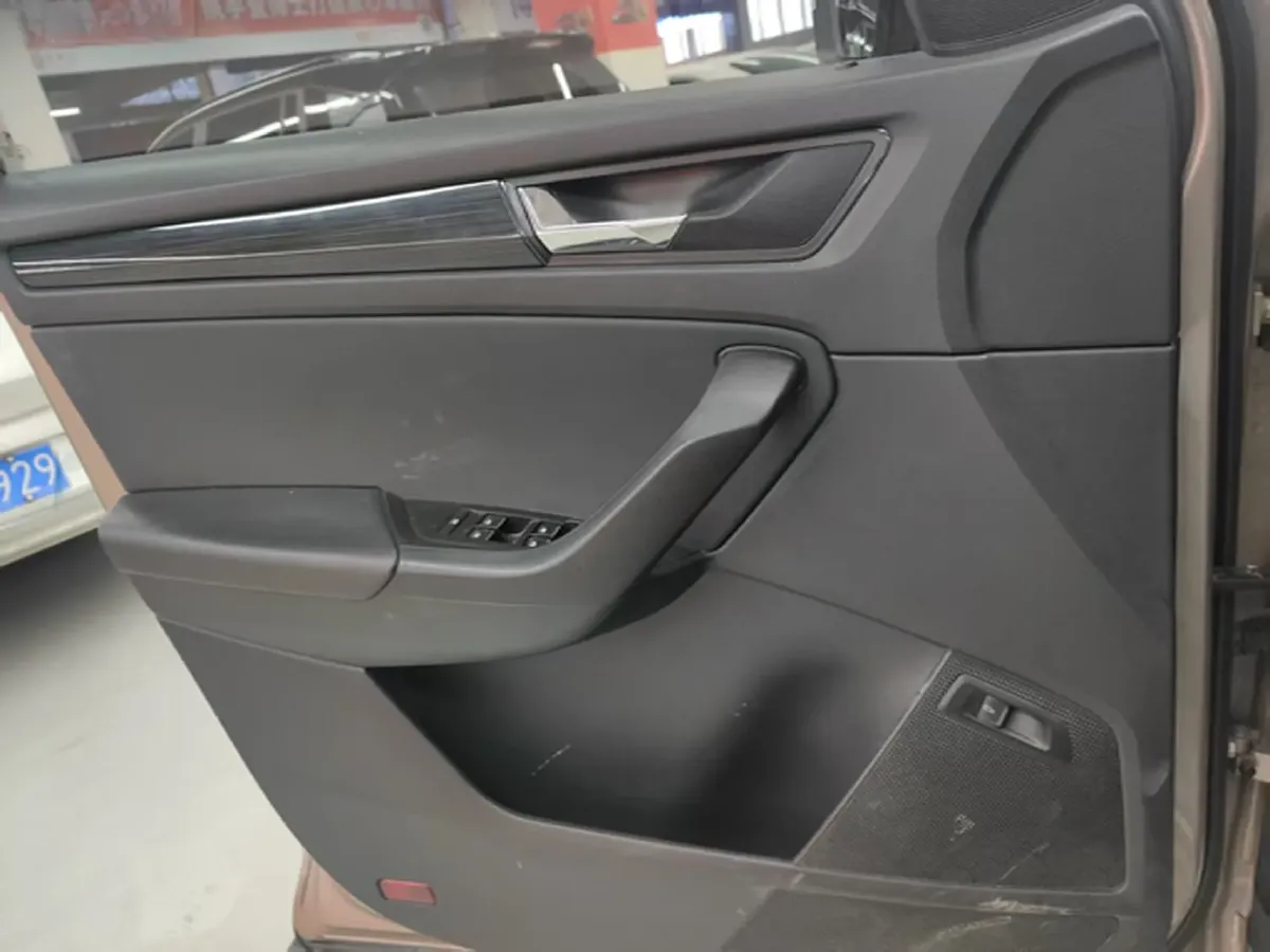 2018 Skoda Kodiak 2.0T 186HP L4 7DCT,autocango,china used car exporter,china ev exporter,chinese used car exporter,chinese used ev exporter