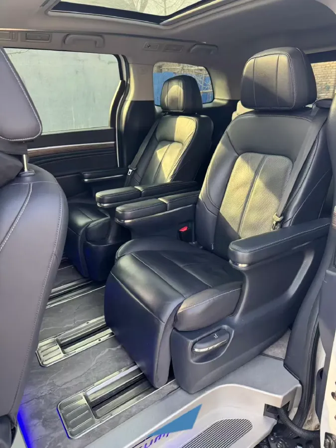 2021 GAC Trumpchi M8 2.0T 252HP L4 8AT,autocango,china used car exporter,china ev exporter,chinese used car exporter,chinese used ev exporter