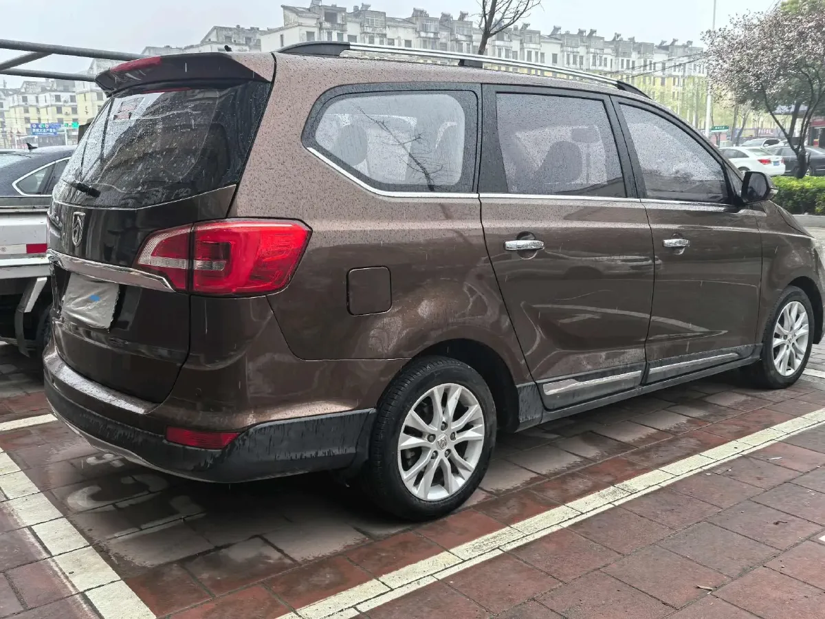 2016 BaoJun 730 1.5L 112HP L4 5MT,autocango,china used car exporter,china ev exporter,chinese used car exporter,chinese used ev exporter