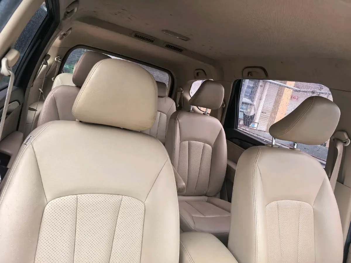 2016 BaoJun 730 1.5L 112HP L4 5MT,autocango,china used car exporter,china ev exporter,chinese used car exporter,chinese used ev exporter