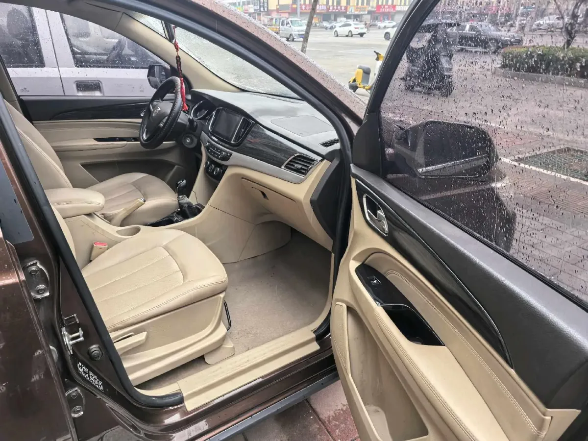 2016 BaoJun 730 1.5L 112HP L4 5MT,autocango,china used car exporter,china ev exporter,chinese used car exporter,chinese used ev exporter