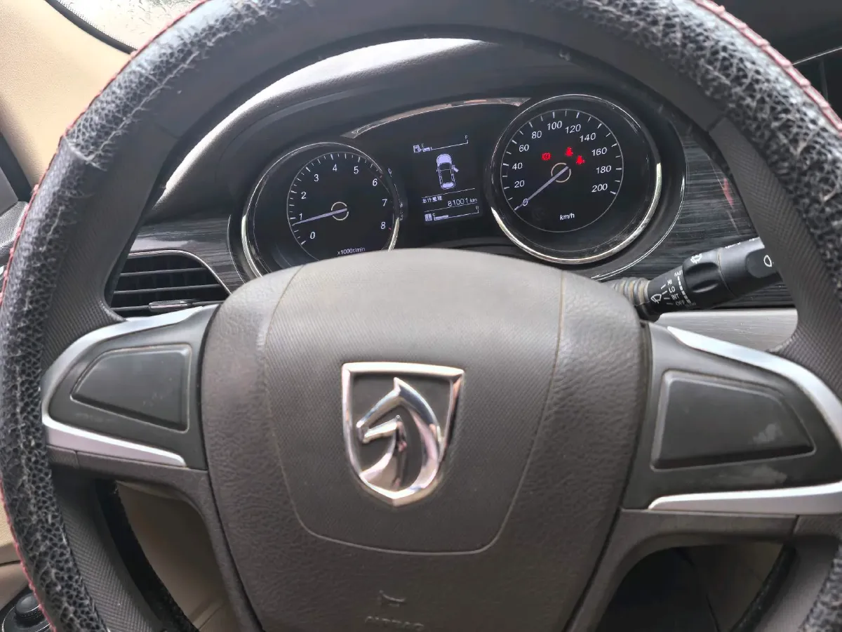 2016 BaoJun 730 1.5L 112HP L4 5MT,autocango,china used car exporter,china ev exporter,chinese used car exporter,chinese used ev exporter