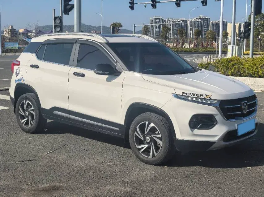 2017 HaiMa S5 Young Edition 1.6L 122HP L4 5MT,autocango,china used car exporter,china ev exporter,chinese used car exporter,chinese used ev exporter