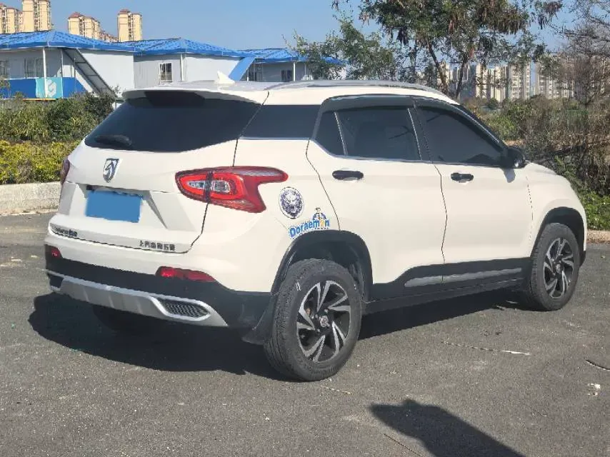 2017 HaiMa S5 Young Edition 1.6L 122HP L4 5MT,autocango,china used car exporter,china ev exporter,chinese used car exporter,chinese used ev exporter