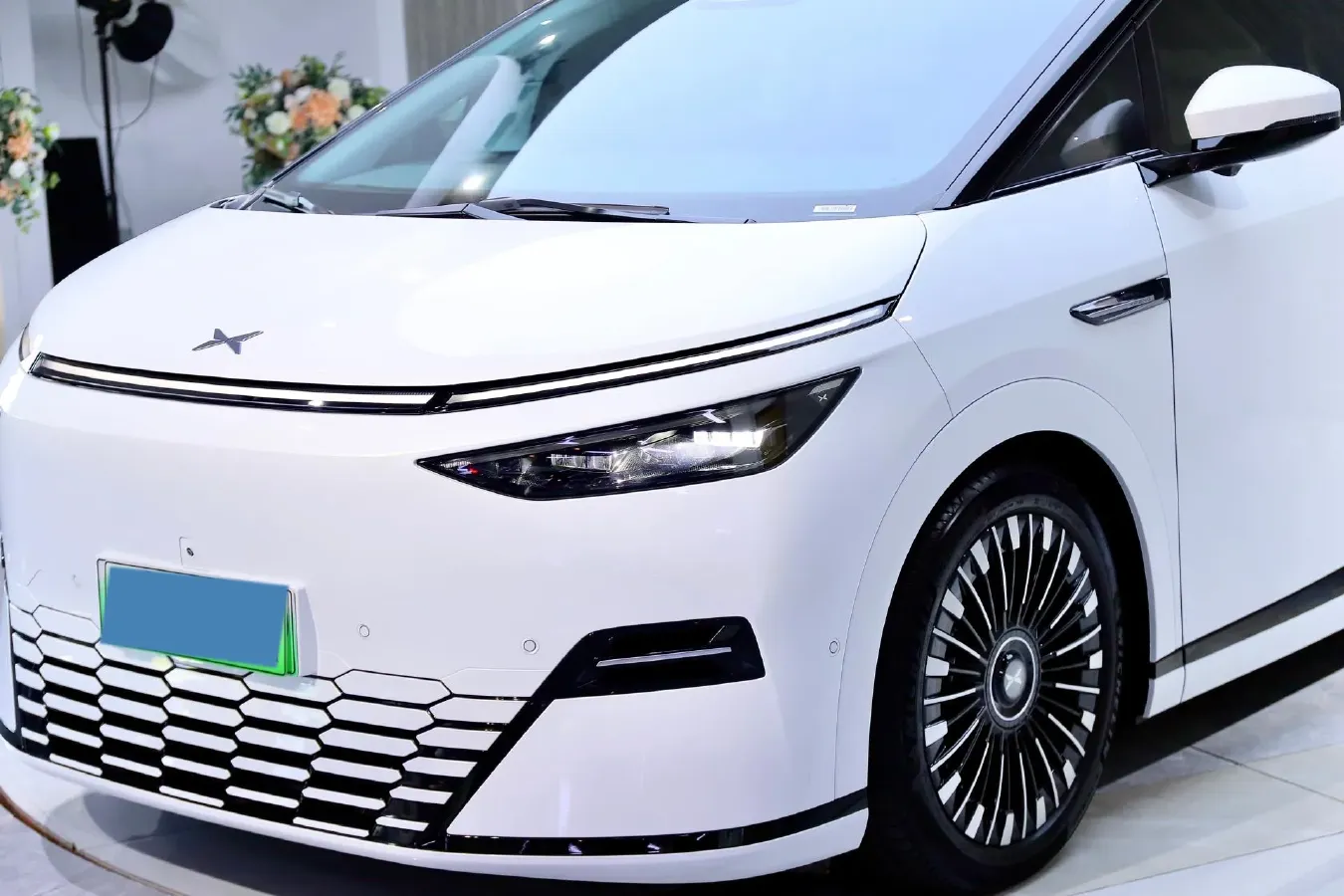 2025 Xpeng X9 BEV,autocango,china used car exporter,china ev exporter,chinese used car exporter,chinese used ev exporter