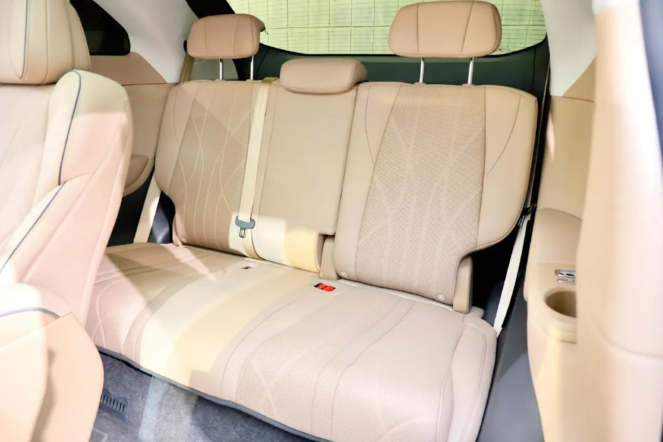 2025 Xpeng X9 BEV,autocango,china used car exporter,china ev exporter,chinese used car exporter,chinese used ev exporter