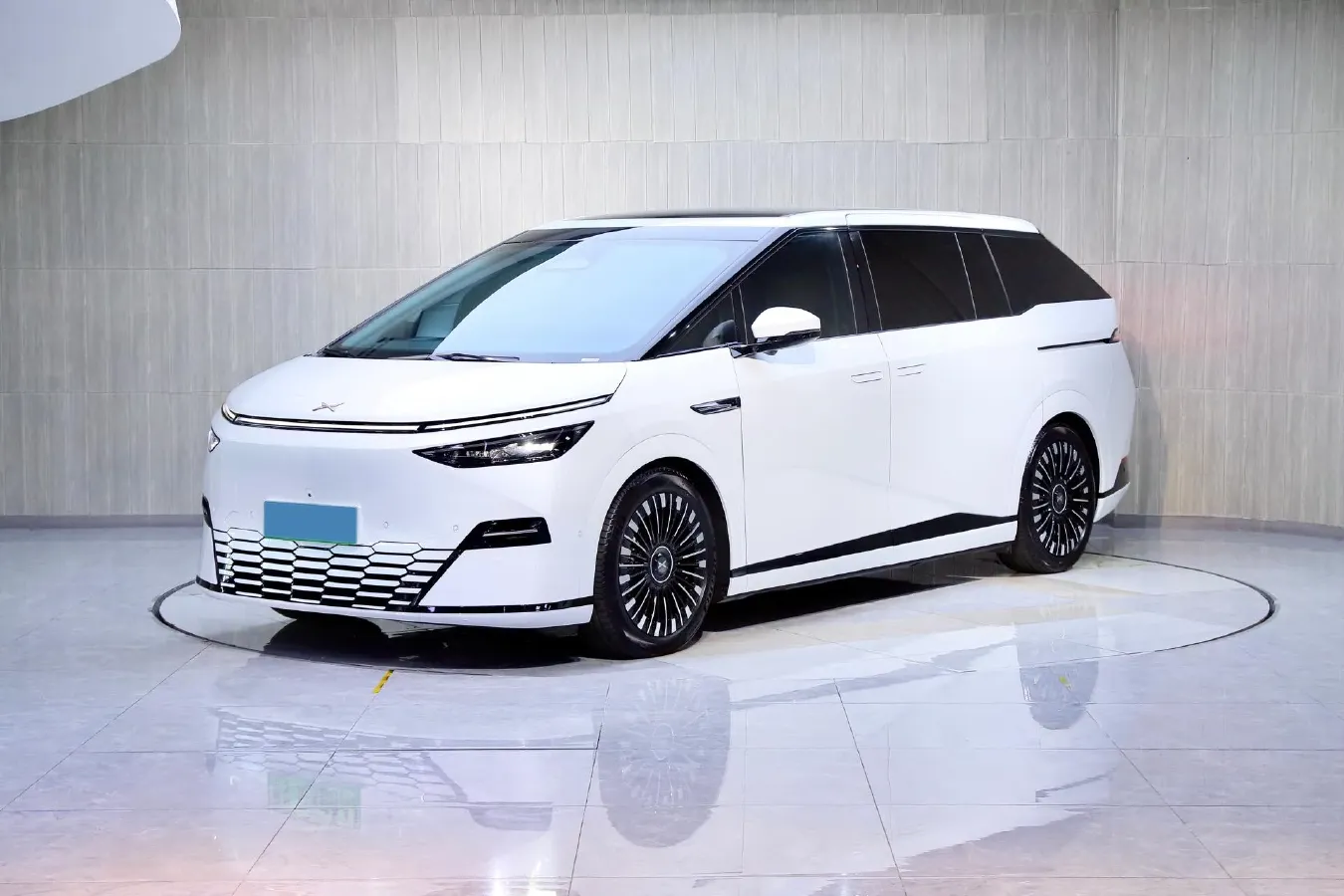 2025 Xpeng X9 BEV,autocango,china used car exporter,china ev exporter,chinese used car exporter,chinese used ev exporter